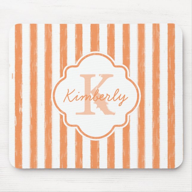 Trendy Orange Painted Stripes Monogramm und Name Mousepad (Vorne)
