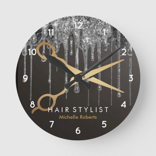 Trendy Personalisiert Moderne Silberhaarstylistin Runde Wanduhr (Vorderseite)