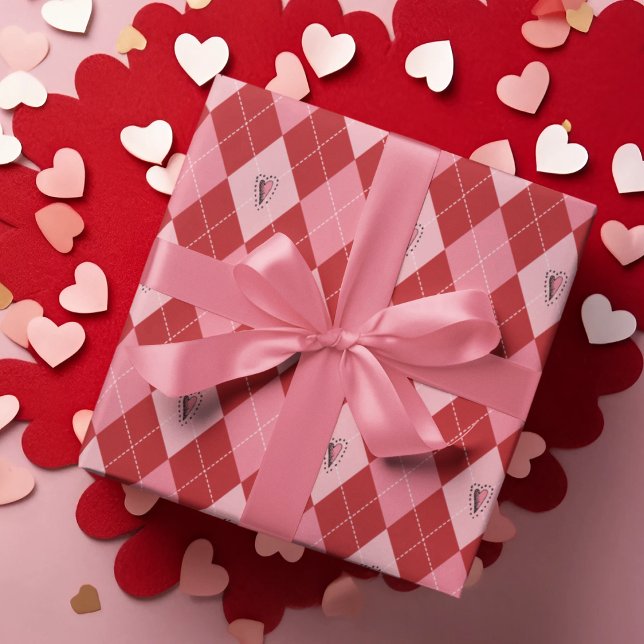Trendy Pink Red Large Raute Herz Muster Kids Geschenkpapier (Trendy Valentine Design Featuring Cute Pink & Red Large Argyle Pattern with Girly Hand-Drawn Hearts)