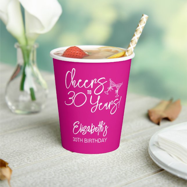 Trendy Pink Whimsical Hand Drawn 30. Geburtstag Pappbecher (In Situ)