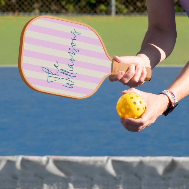 Trendy Pink White Stripes Custom Script Wedding Pickleball Schläger (InSitu)