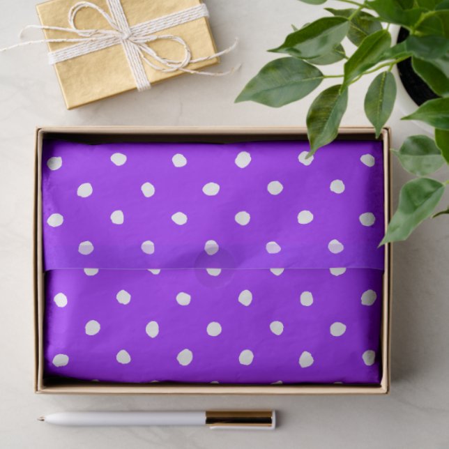 Trendy Purple With Irregular White Polka Dots Seidenpapier (Geschenk)