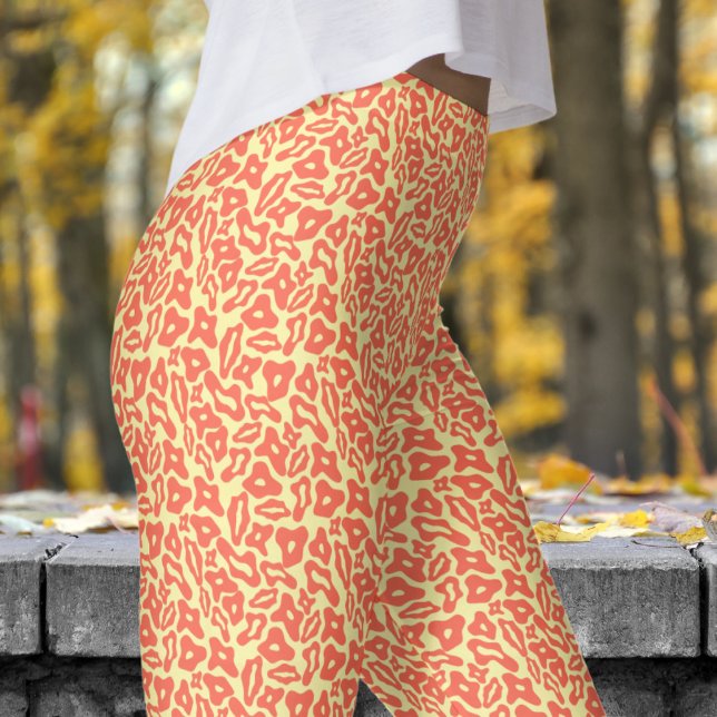 Trendy Red and Cream Pattern Leggings (Trendy Red and Cream Pattern Leggings)
