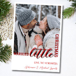 Trendy Red Calligraphy Married Little Christmas Feiertagskarte