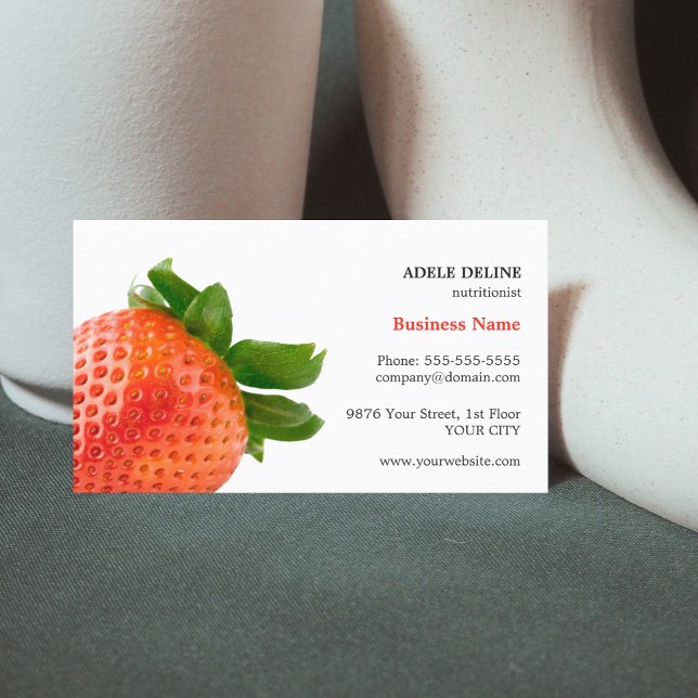 Trendy Red Strawberry Nutritionist Business Card Visitenkarte (Von Creator hochgeladen)