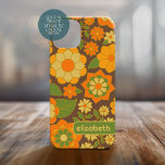 Trendy Retro Floral Pattern mit Namensblock Case-Mate iPhone Hülle<br><div class="desc">Ein gewagtes, blumengeschmücktes Design mit farbenfrohen Farbtönen wie Gold, Orange und Grün, mit einem unterhaltsamen Farbblock, um Ihren Namen oder jeden Text hinzuzufügen. Die verrückte Blume hat eine Vielzahl von Farben. Sie können einen Namen, ein Monogramm oder einen anderen benutzerdefinierten Text hinzufügen. Wenn Sie die Kunst verschieben möchten, klicken Sie...</div>