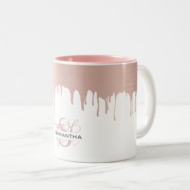 Trendy Rose Pink Gold Metallic Tropfen Monogram Zweifarbige Tasse (VorderseiteRechts)