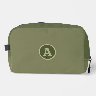 Trendy Schlicht Army Green Personalisiert Letter. Waschbeutel