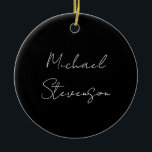 Trendy Schwarz-weiß Handwriting Minimalistisch Keramik Ornament<br><div class="desc">Haben Sie schon einmal so ein dünnes,  gut durchdachtes,  ästhetisches und bemerkenswertes Design gesehen? Die Schriftauswahl,  die Größe des Schriftartes und die Dunkelheit der Farben sind schon lange überlegt und mit viel Aufwand gestaltet worden. Das Ergebnis war so ein einzigartiges Design,  das alle beeindruckt,  die es sehen.</div>