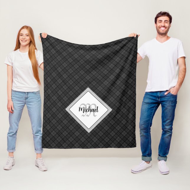 Trendy Schwarz-weiß tartan Personalize Monogram Fleecedecke (Beispiel)