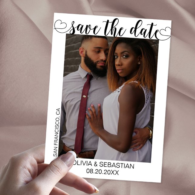 Trendy Script Text mit Herz und Foto Save The Date (Von Creator hochgeladen)