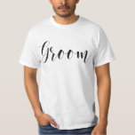 Trendy Script Typografy Groom T-Shirt<br><div class="desc">Modernes und elegantes Brautparty.</div>