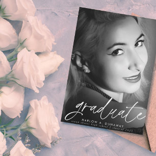 Trendy Script White Overlay Foto Abschluss Postkarte
