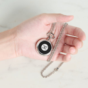 Trendy stilvoll und elegant mit Markenzeichen Armbanduhr