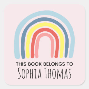 Trendy 'This Book Belongs'Rainbow Kids Buchzeichen Quadratischer Aufkleber