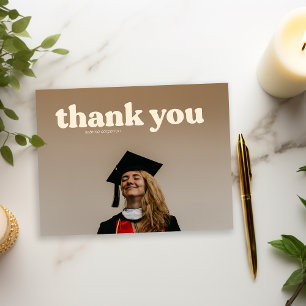 Trendy typografische Dankeskarte zum Abschluss Postkarte