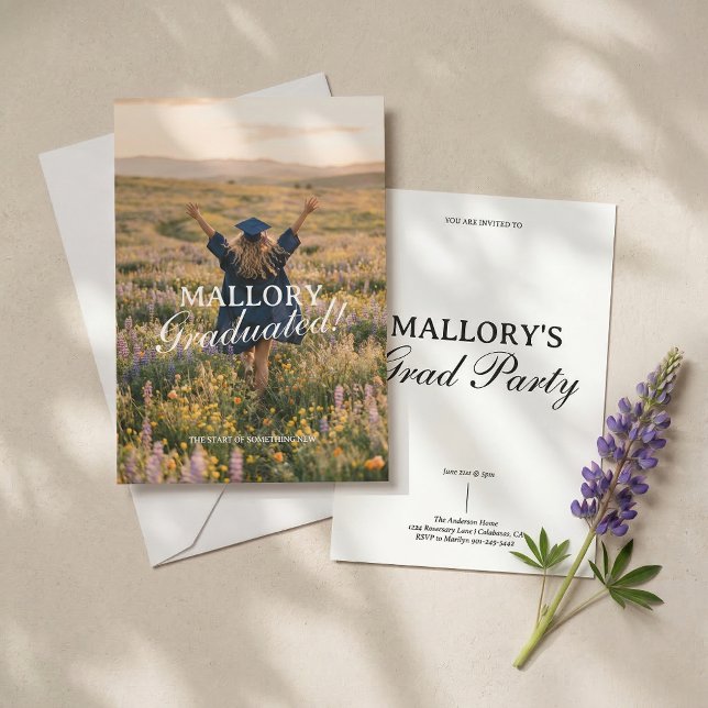 Trendy und moderne Foto-Script-Abschlussfeier Einladung (Trendy Script Graduation Invitation with Photo)