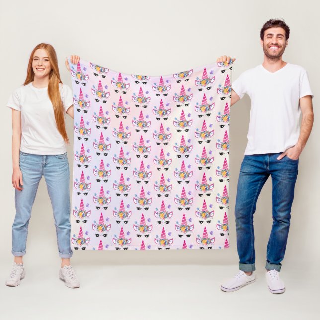 Trendy Unicorn mit Blumenkronen und Schmetterlinge Fleecedecke (Beispiel)