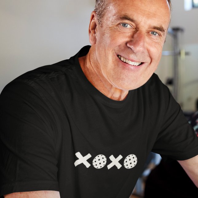 Trendy XOXO Pickleball Hugs & Kisses T-Shirt (Von Creator hochgeladen)