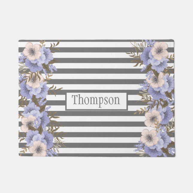 Treny dusty blue flowers Monogram Streifen grau Fußmatte (Vorderseite)
