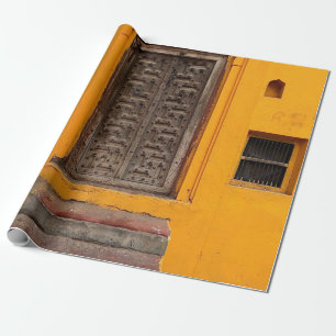 TREPPE VOR HOLZTÜR GESCHENKPAPIER