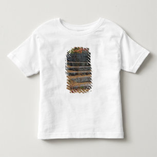 Treppen mit Kiefernnadeln, Weißer Berg Kleinkind T-shirt
