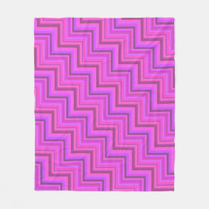 Treppenmuster aus rosa Streifen Fleecedecke
