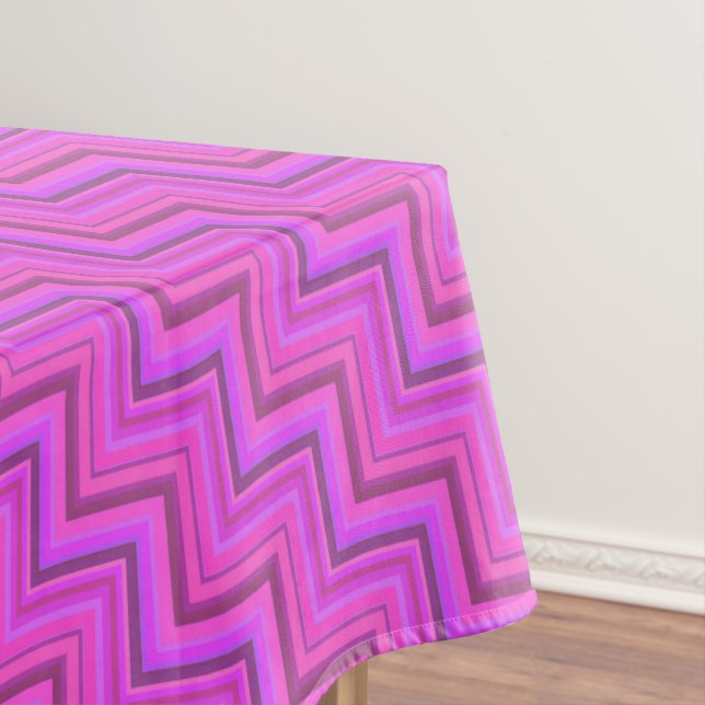Treppenmuster aus rosa Streifen Tischdecke (Beispiel)