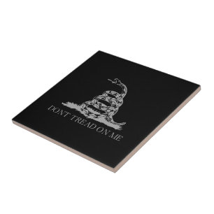 Treten Sie nicht auf mich Gadsden Flag BLACK GRAY Fliese
