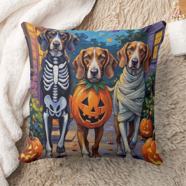 Treten Walker Coonhound in Halloween-Kostümen Kissen (Decke)