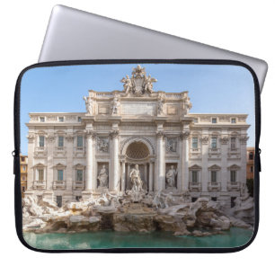 Trevi-Brunnen am frühen Morgen - Rom, Italien Laptopschutzhülle