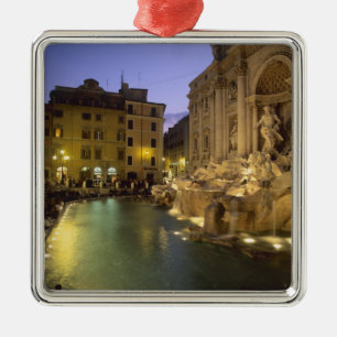 Trevi-Brunnen bei Nacht, Rom, Latium, Italien Silbernes Ornament