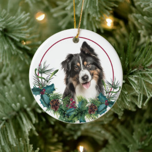 Tri Color Australian Shepherd Dog Evergreen Wreath Keramik Ornament