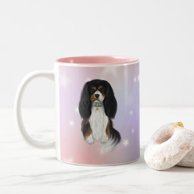 Tri Colored Cavalier King Charles Spaniel Zweifarbige Tasse (Mit Donut)