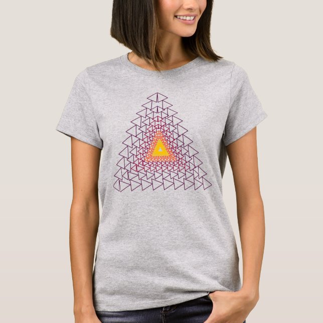 TRIANGLE GEOMETRIC ART TSHIRT. T-Shirt (Vorderseite)