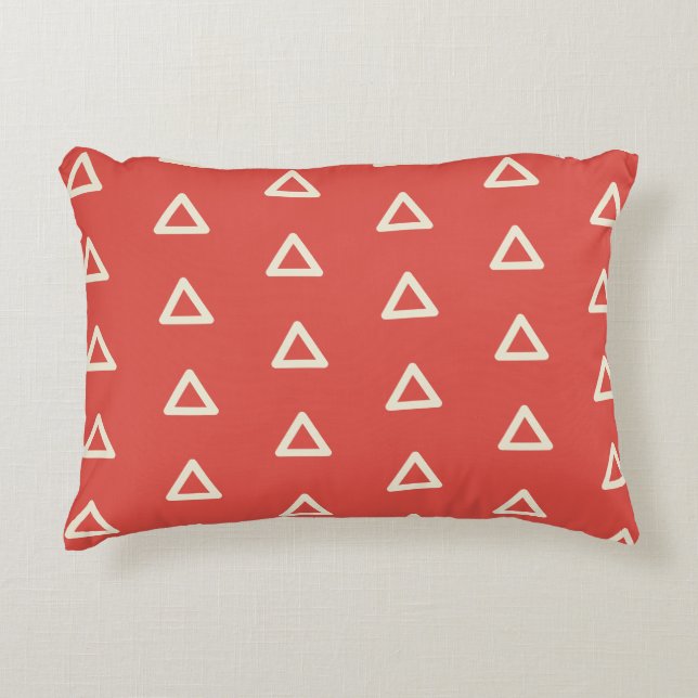 Triangle-Muster in Red Orange & Cream Geometric Dekokissen (Vorderseite)
