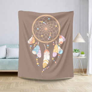 Tribal Boho Dreamcatcher über Brown Sherpadecke