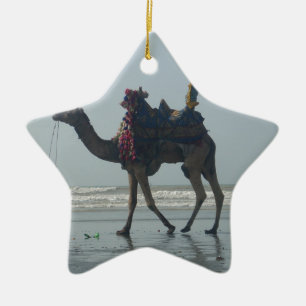 Tribal Camel Ride: Morgengrauen mit Sandstrand und Keramik Ornament