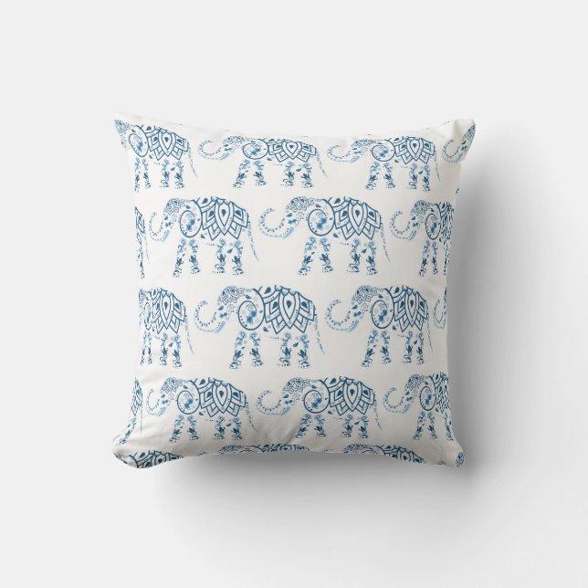 Tribal Elephant Blue Mandala auf Weiß Kissen (Vorderseite)
