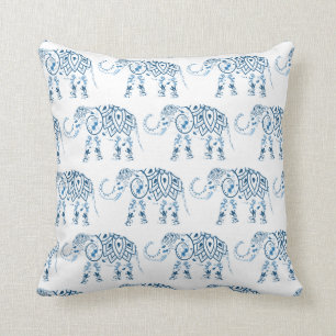 Tribal Elephant Blue Mandala auf Weiß Kissen