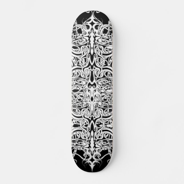 Tribal Empire Tattoo Schwarz und Weiß Skateboard (Vorderseite)