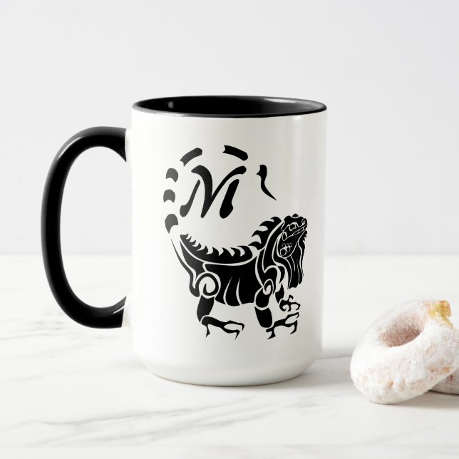 Tribal Iguana Monogram Tasse (Mit Donut)