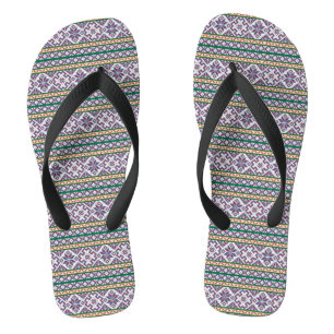 Tribal Multicfarbenes altes Symbol Folkloredesign Flip Flops