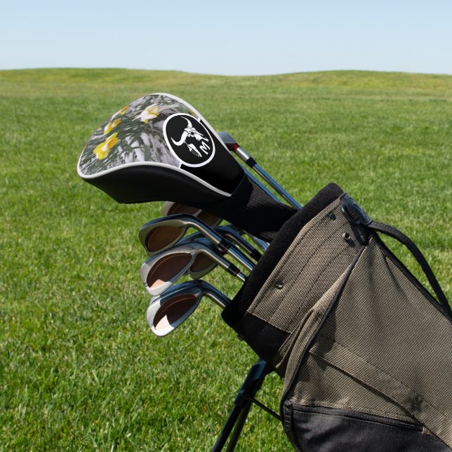 Tribal White Bull Skull Silhouette Monogram Foto Golf Headcover (In SItu)