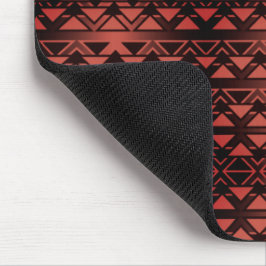 Tribal ZigZag Dreiecke auf Gradienten Dunkler Lach Mousepad