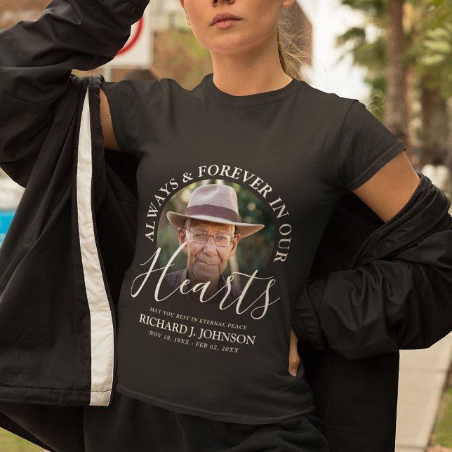 Tribute Foto Memorial 'Forever in our Hearts' T-Shirt (Von Creator hochgeladen)