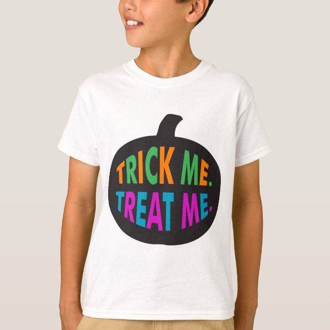 Trick Me Leckerei Me mehrfarbig T-Shirt (Vorderseite)