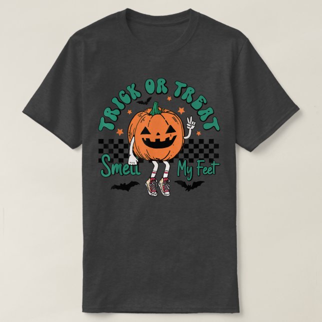 Trick oder behandeln Geruch meiner Füße Pumpkin Ki T-Shirt (Design vorne)