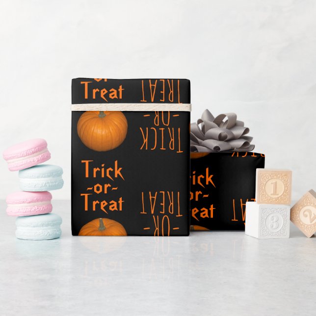 Trick-oder-Leckerei Halloween Orange Black Pumpkin Geschenkpapier (Babyparty)