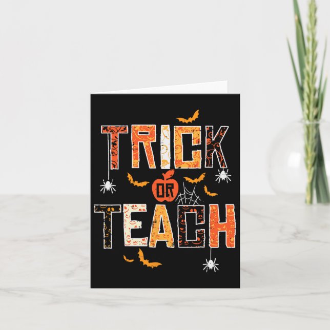 Trick oder lehren Retro Halloween Lehrerin Frauen  Karte (Vorderseite)